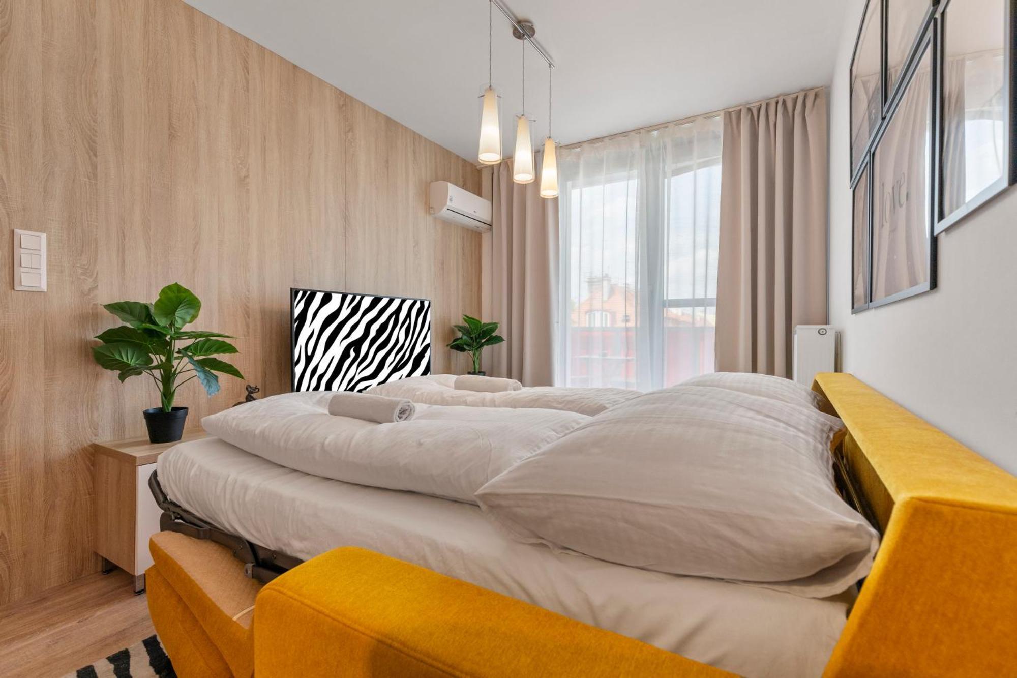 Lam Safari - Balcony - Ac - Free Parking Bratislava Exterior foto